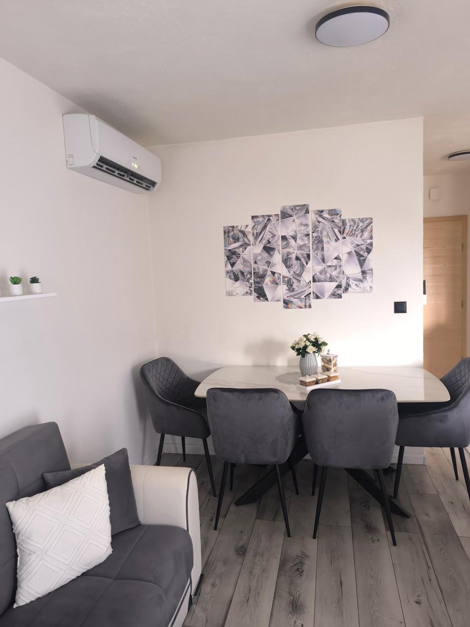 Apartman Rex Svinisce Extérieur photo